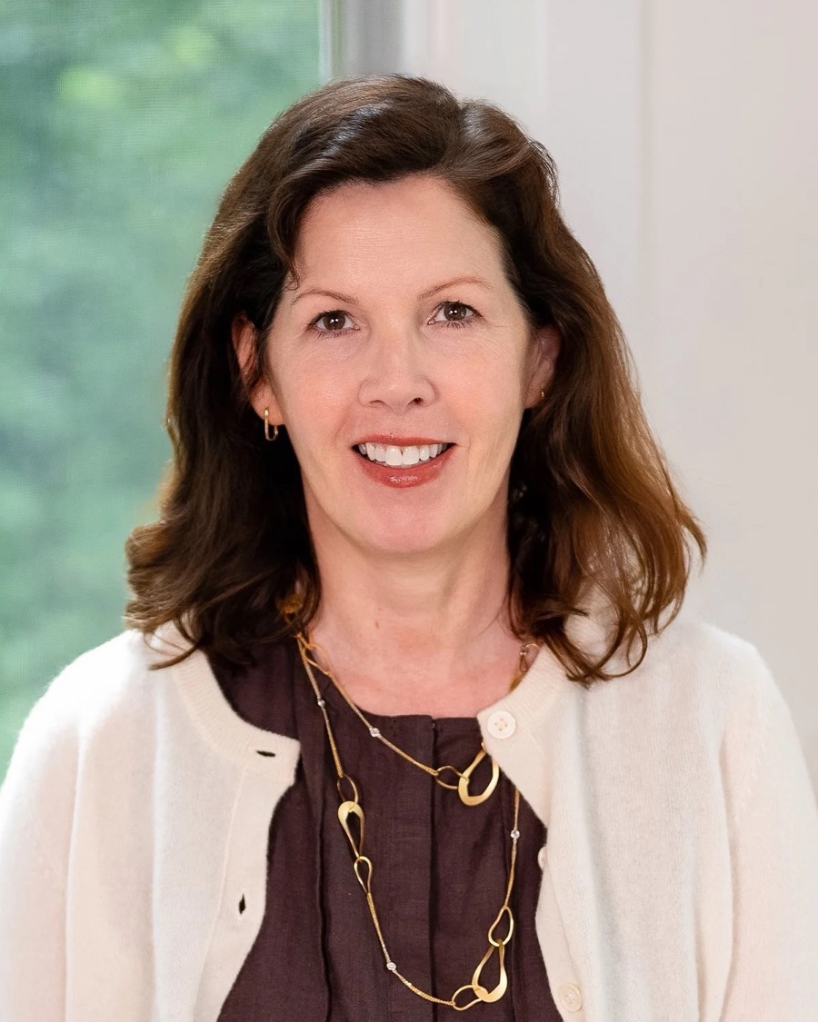 Portrait of Dr. Jennifer Kelly, smiling